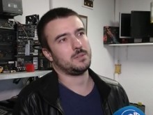 Варненец сглобява компютри от стари части и ги подарява на деца и училища