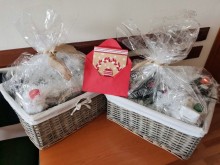 Възпитаници на Американския колеж в София с дарение за УМБАЛ "Пловдив"
