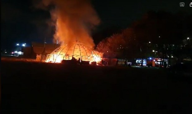 Varna24 bg
Пожар изпепели и остави в историята поредното заведение по Крабрежната