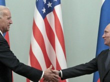 Путин най-накрaя поздрави новия президент на САЩ