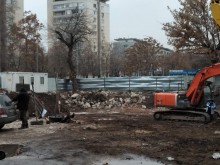 Нов строеж на мястото на бившата чалготека "Папараци"