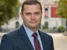 Кметът от БСП Пенчо Милков въведе финансова помощ за второ дете, близнаци и осиновяване