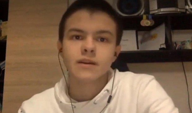 Само на 15 години Радостин Чолаков създава компютър който говори български превежда