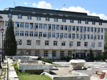 Община Асеновград освободи от наеми и такси търговци и родители