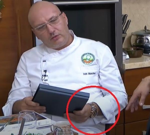 Топкулинарят Иван Манчев се фука с нов златен часовник на