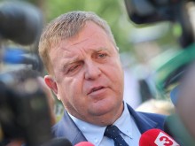 Каракачанов: Армията е най-слабо засегната от COVID-19 и това се дължи на ген. Мутафчийски