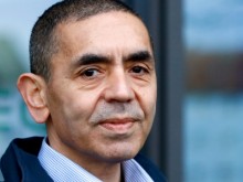 Създателят на първата COVID ваксина каза кога пак ще живеем нормално