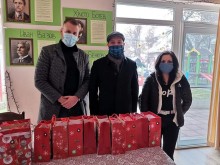 Младежкото обединение на БСП в Пловдив зарадва децата от КСУ "Св. Св. Константин и Елена"