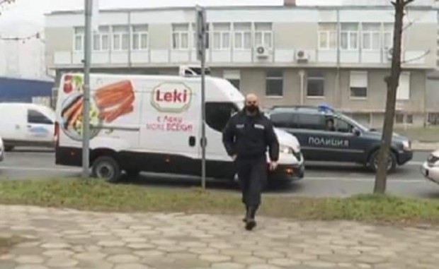 Бусът за кренвирши, който докара ваксините в Пловдив, се превърна в мит за отрицателно време в социалните мрежи