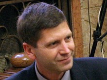 Жан Виденов остана без работа, пенсия няма, бюрото по труда го очаква