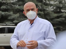 Слагат му ваксина утре в 10.01 ч.