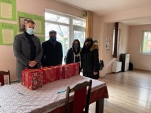 Младите пловдивски социалисти с акция в кампанията "Коледа за всяко дете“