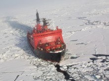 Руски риболовен кораб с 19 души на борда потъна в Баренцово море