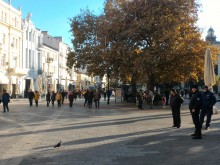 Нереално топлото време продължава - до 18 градуса утре!