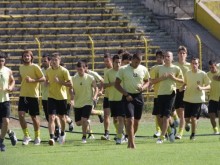 Отложиха картотеките на футболистите на Ботев за четвъртък