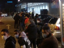Вижте за каква опашка пред "Кауфланд" става дума, вътре - малка лудница