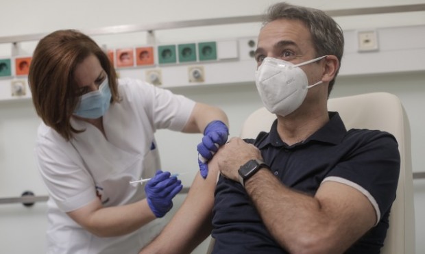 Гърция спира ваксинирането срещу коронавирус за длъжностни лица заради негативни