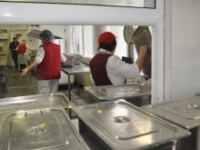 Възстановяват доставките на хранителни продукти в учебните заведения