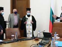 Костадин Ангелов представи на премиера карта за евакуация на пострадали български граждани