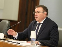 Министър Ангелов: Не е време нито за празници, нито за правене на политика