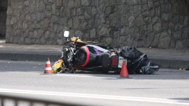 ИлюстрацияВследствие на инцидента водачът на мотоциклета получава контузии прегледан е