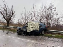 Първи кадри от адската катастрофа със загинал край Карлово