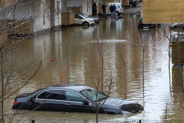Усложнена остава ситуация в селата около София. Проливният дъжд нанесе
