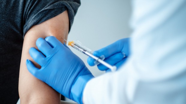 Кампанията за имунизация срещу COVID 19 е в центъра на внимание