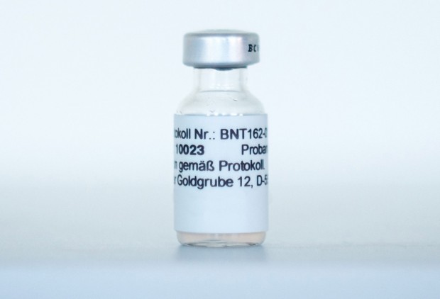 Pfizer“ временно съкращава доставките си на коронавирусни ваксини за Норвегия