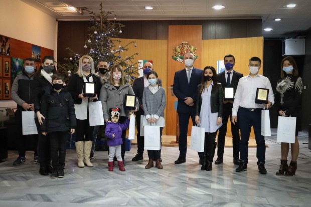 Кметът на Варна награди участниците в конкурса Да украсим Варна