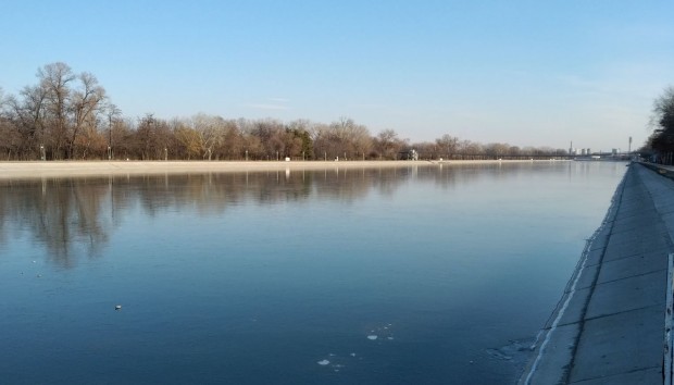 Гребната база в Пловдив замръзна