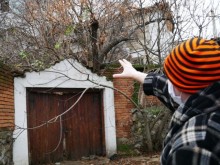 След публикация на Plovdiv24.bg почистват злокобния общински имот