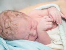Роди се още едно бебе с антитела срещу COVID-19 у нас