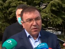 Министър Ангелов: Постепенно разхлабваме мерките, връщаме си живота