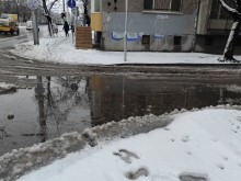 Читатели: На някои места пресичането е невъзможно!