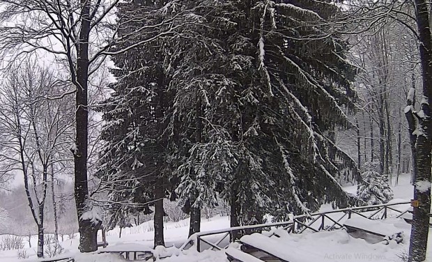 Поради обилния снеговалеж и усложнена метеорологична обстановка на Витоша се