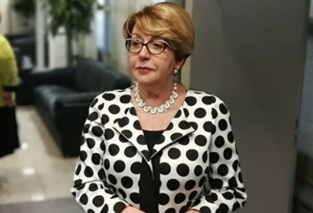> Елеонора МитрофановаРазбираме защо страстно защитавате българските корупционери. Разбираме и