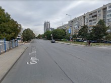 Въпрос: Кой пловдивски булевард в по-голямата си част има осветление само от едната страна?