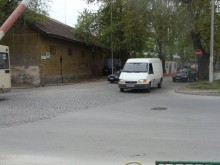 Катастрофа затрудни движението по "Пещерско шосе"