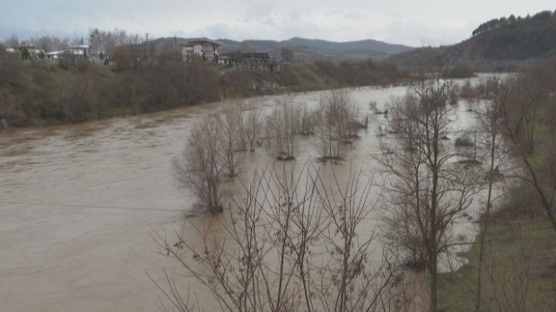 bTV
Повишени нива на реки и язовири в Кърджалийско след дъжда