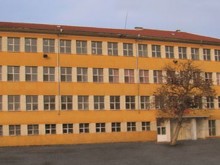 Начален учител от Пловдив пипна вируса, карантинираха 23 ученици!