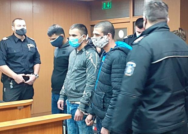 Един от биячите на баба Атанаска: Аз съм неграмотен циганин и не мога да чета, полицаи ме биха