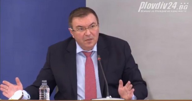 Министърът обясни защо се отвориха фитнесите, а ресторантите - не
