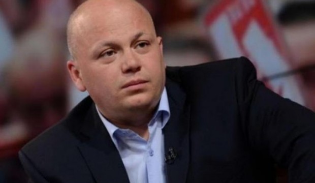 Симов: Любимата поза на ГЕРБ е на абсолютна невинност