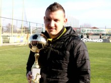 Звездата на Ботев Тодор Неделев празнува днес