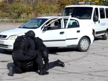 Полицаи арестуваха 32-годишен румънец до "Метро" в Пловдив