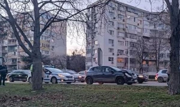 Ж Димитров
Установиха шофьора който днес предизвика катастрофа на спирка Явор във