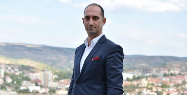 Кметът на македонския град Щип д р Сашко Николов казва