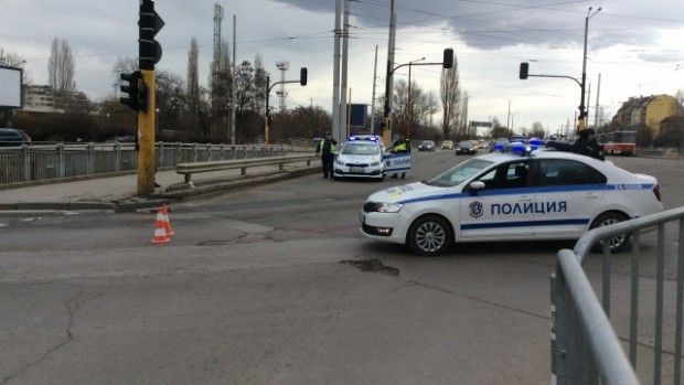 bTV
Шофьор на бетоновоз удари пешеходец на кръстовище в София и