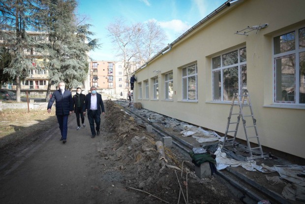 Фейсбук
Кметът на Варна сподели как върви изграждането на Дневен център за
